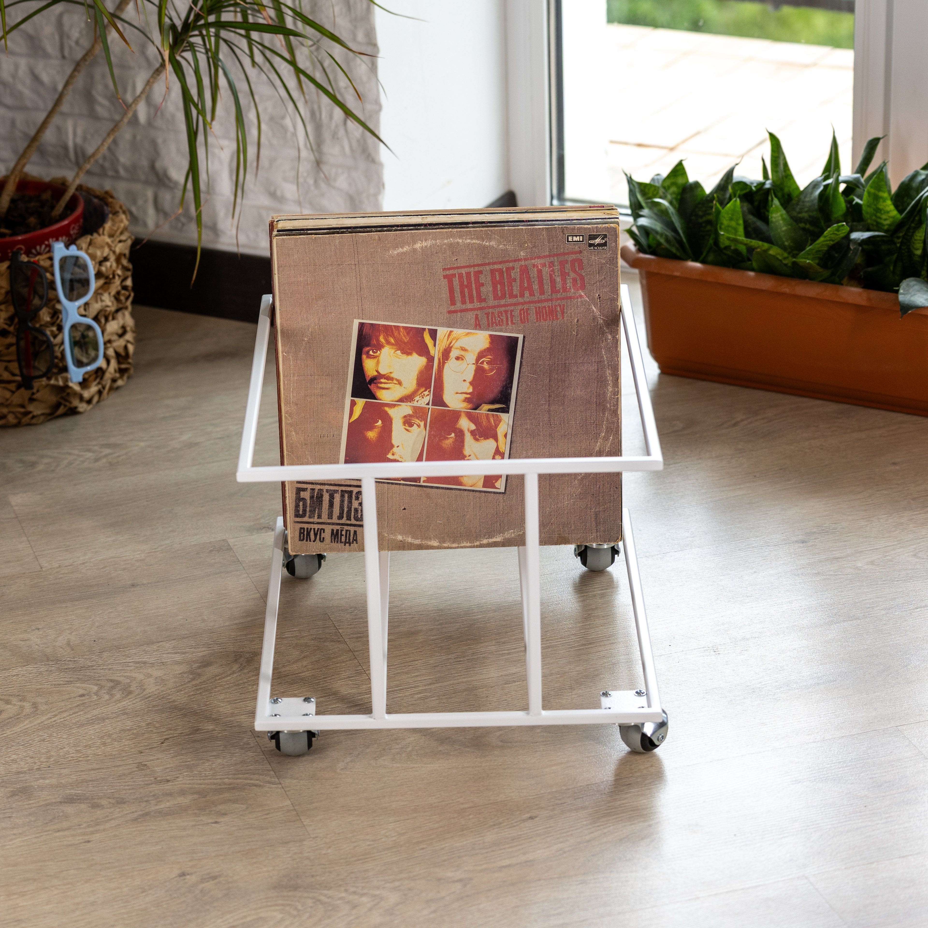 Record Holder Modern Vinyl Storage Record Organizer Metal LP Stand Handmade Music Shelf