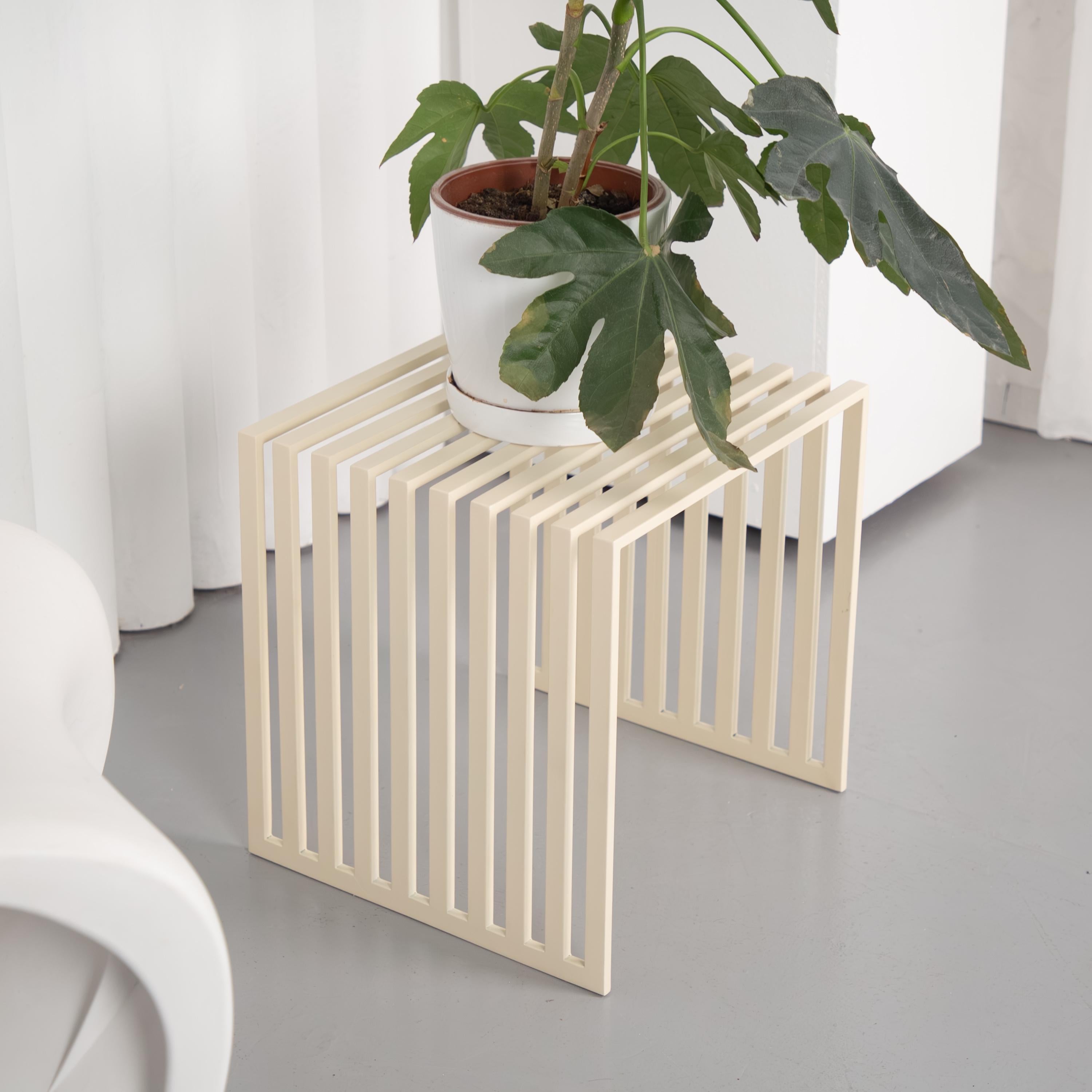 Modern Small Metal Table Accent Stand for Bedroom Living Room Plants