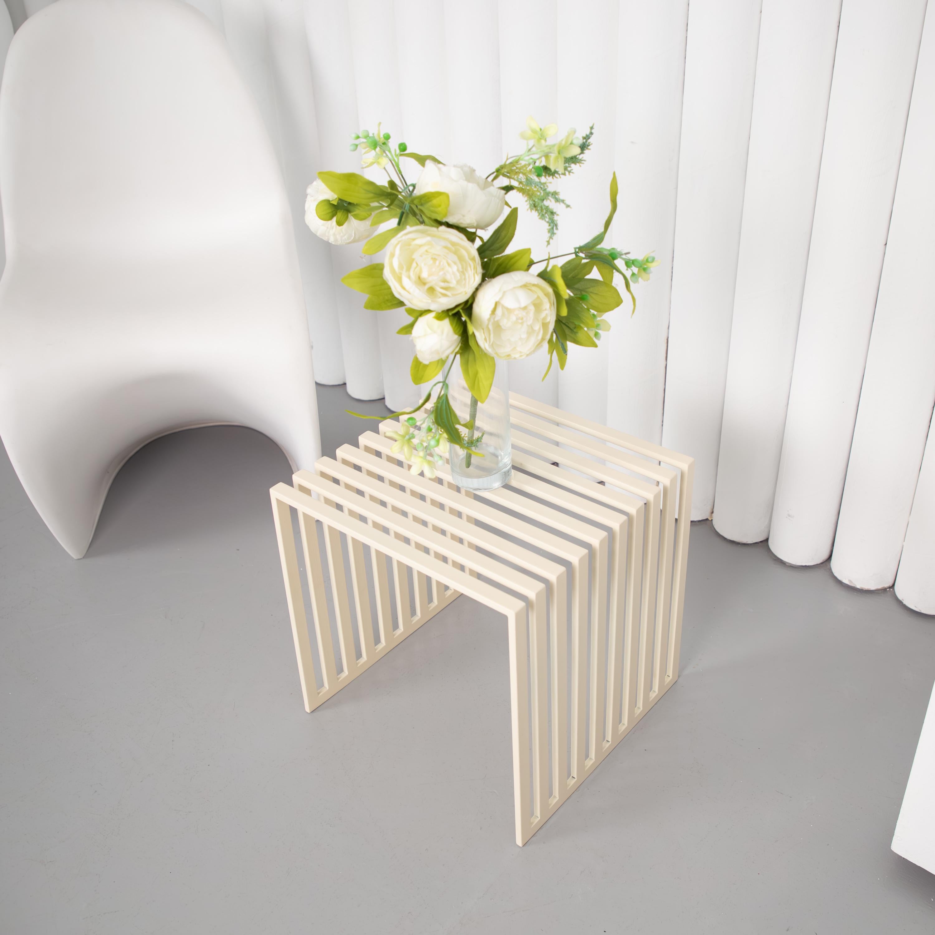 Modern Side Table Metal Small Coffee Table Bedside Accent Furniture Plant Stand