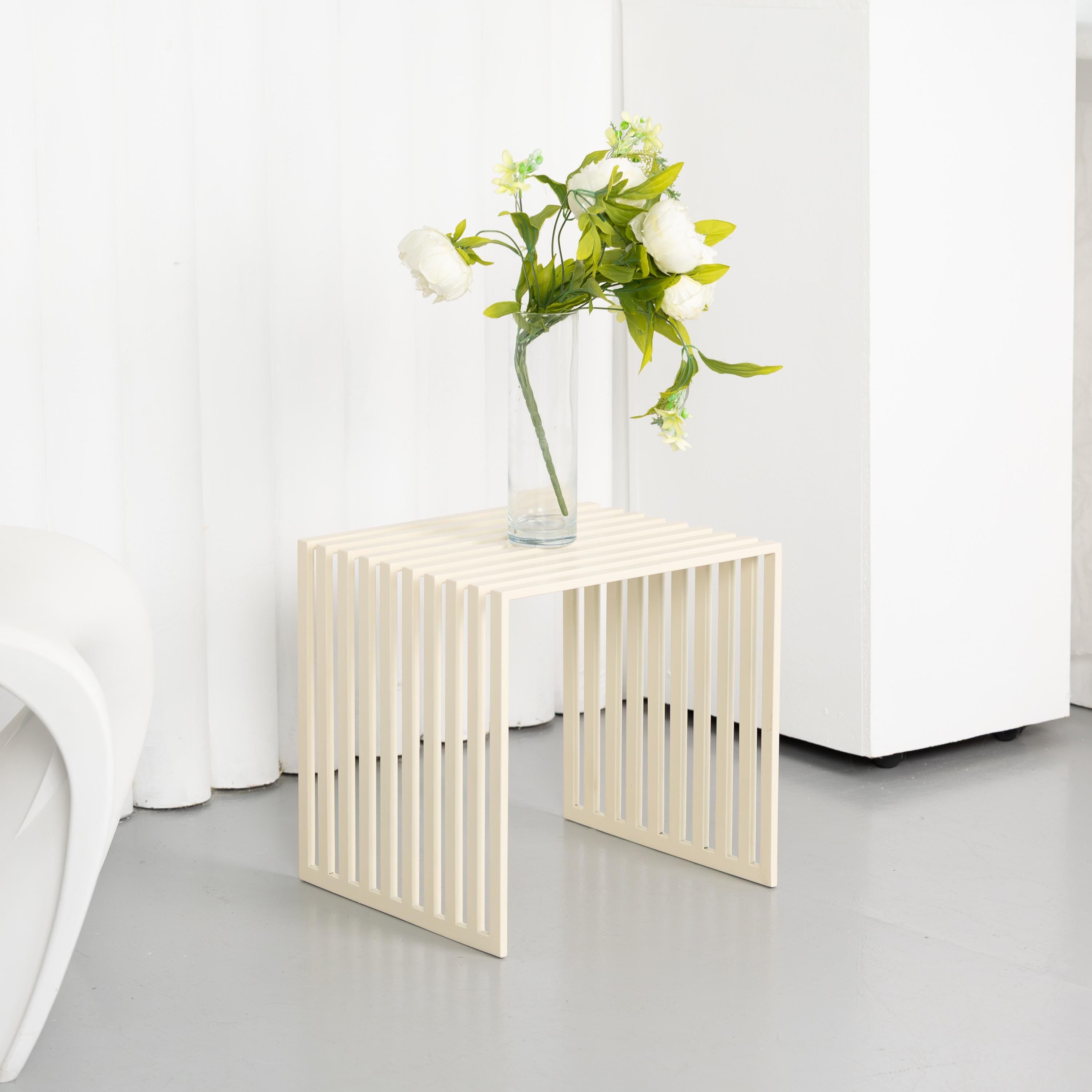 Small Metal Plant Stand, Handmade Modern Plant Table for Indoor Plants & Apartments
