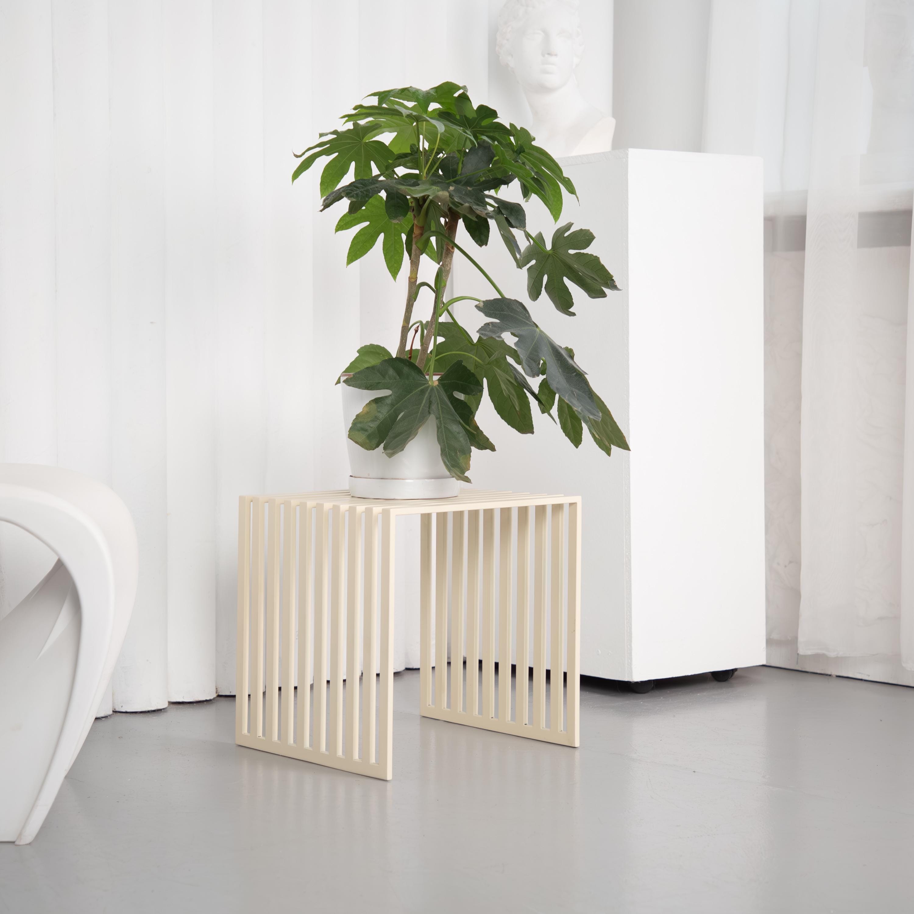Small Metal Plant Stand, Handmade Modern Plant Table for Indoor Plants & Apartments